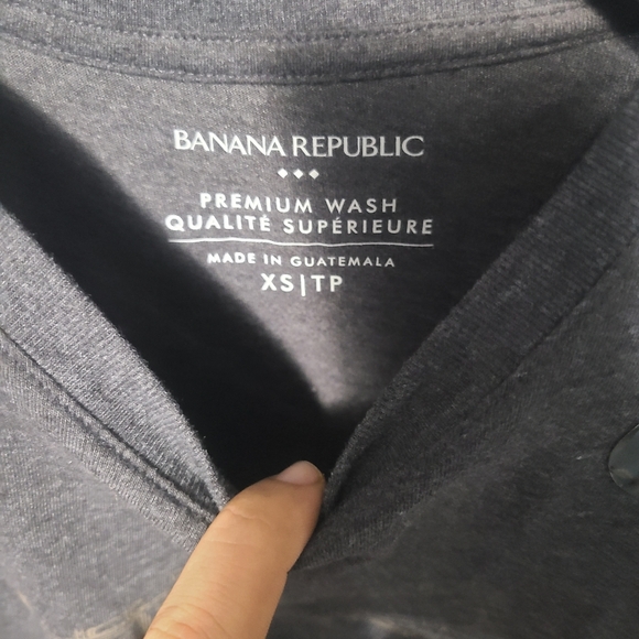 Banana Republic TShirt X small - Picture 3 of 4